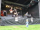 Der kleine Malin ist nicht der einzige Zuh�rer der ersten Band Boogie Slam aus Peine...