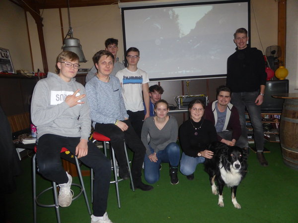 Die Premiere war klasse, gerne wieder (von links): Michel, Julius, Christian, James, Justus, Katharina, Iman, Jonah und Tom haben eine tolle Freizeit mit viel Sport und Spaß in Bayern verbracht. (Foto: Susanna Veenhuis) 